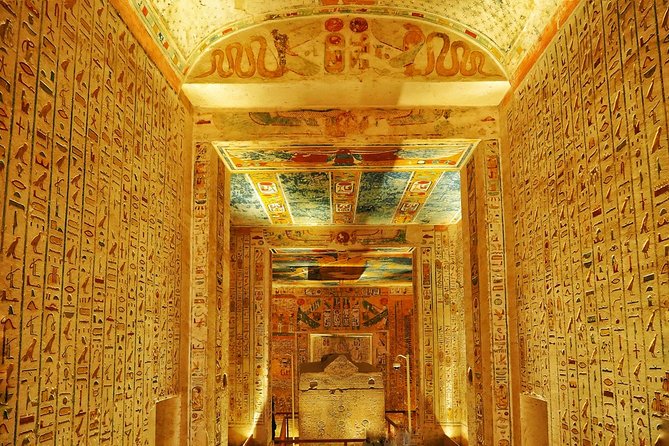 Private tour Valley of the Kings and King Tutankhamun Tomb - The Colossi of Memnon and the final stops