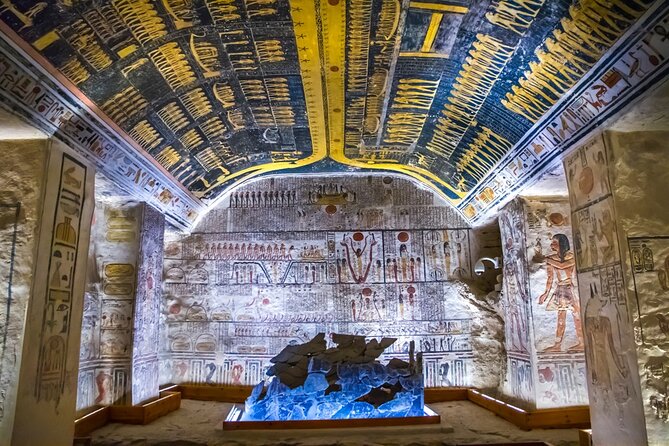 Private tour Valley of the Kings and King Tutankhamun Tomb - The small tomb that made Tutankhamun famous