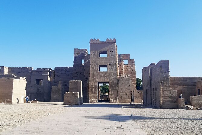 Private tour West Bank Luxor, Valley of the Kings, temples, lunch - Rooftop lunch at Malkata House