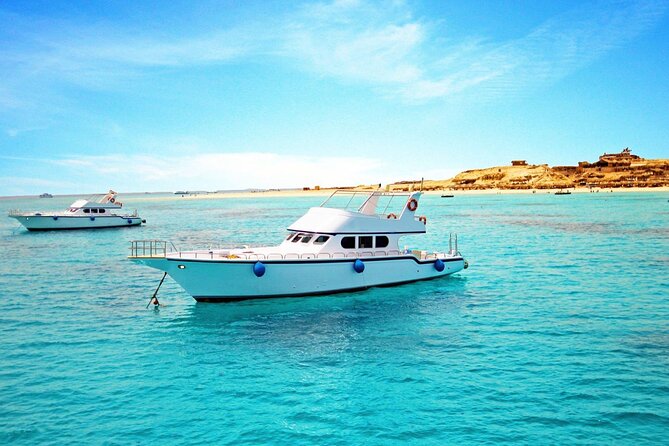 Private Yacht Cruise to Dolphin House with Lunch : Hurghada - First impressions onboard the private yacht