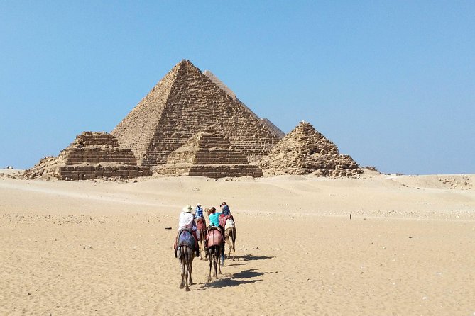 Pyramids of Giza, the Sphinx, the Egyptian Museum. - Sam and the value of a private guide