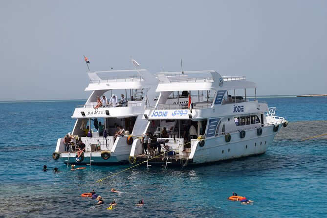 Ras Mohamed & White Island from Sharm El Sheikh by boat - The boat ride toward Ras Mohammed