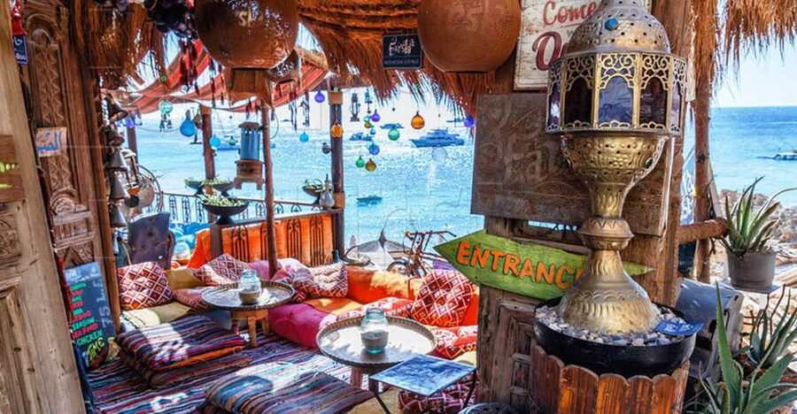 Sharm El-Sheikh: Cafe & restaurant - Farsha or New Panorama - Farsha’s atmosphere, views, and evening rules