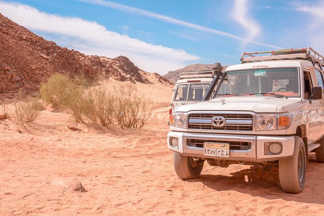 Sharm El Sheikh: Colored Canyon Jeep Tour with Blue Hole & Dahab - Lunch with a sea view, but modest facilities