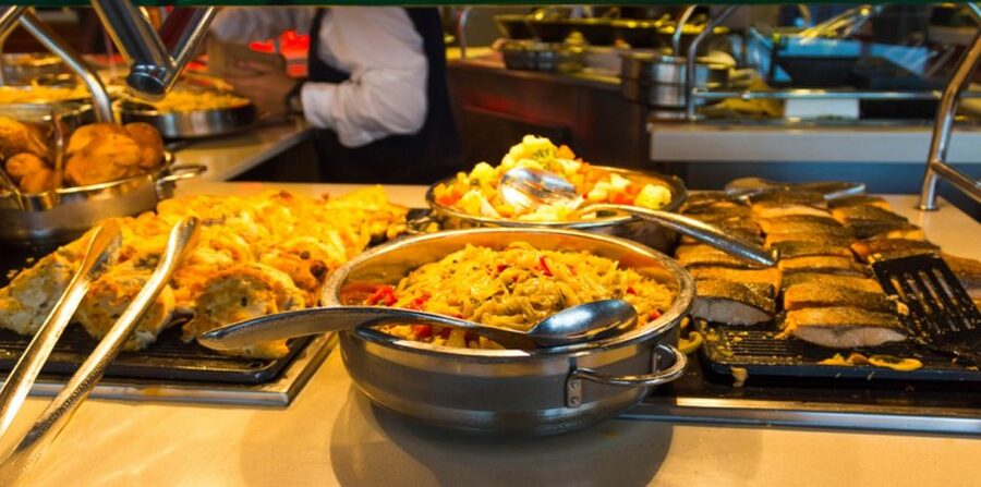 Sharm El Sheikh: Dinner Cruise W/ Optional Private Transfer - Who Will Enjoy This Evening Most?