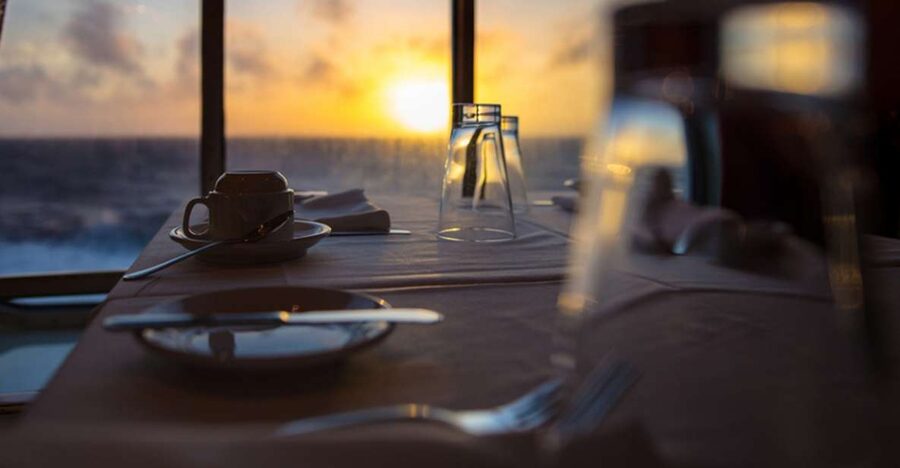 Sharm El Sheikh: Dinner Cruise W/ Optional Private Transfer - Sunset at the Marina: What the Evening Feels Like