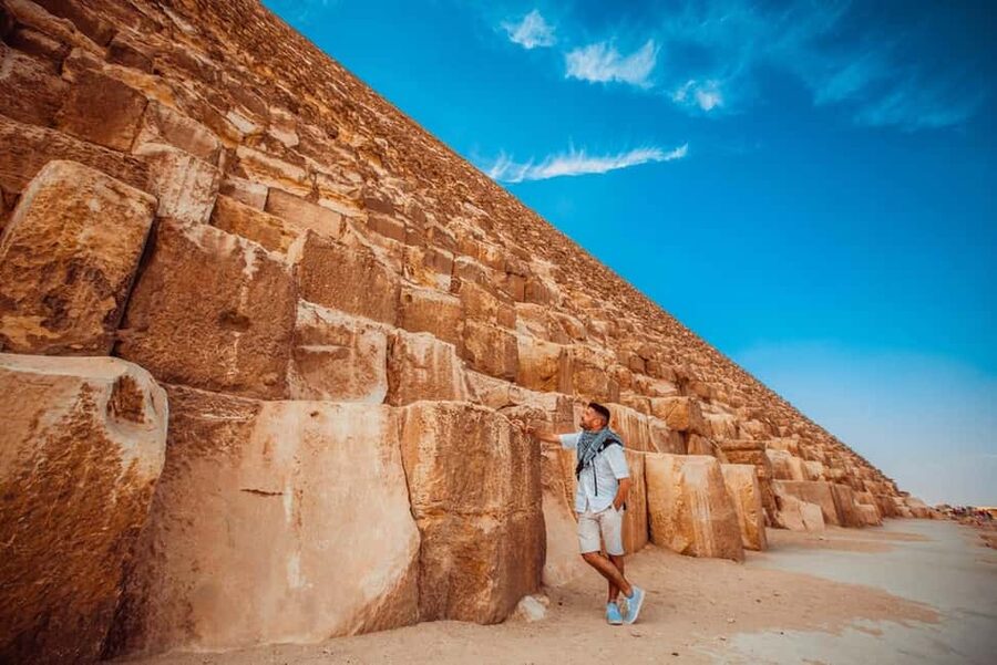 Sharm El-Sheikh: Full-Day Tour of Cairo and Pyramids by Bus - The guide can make or break the day