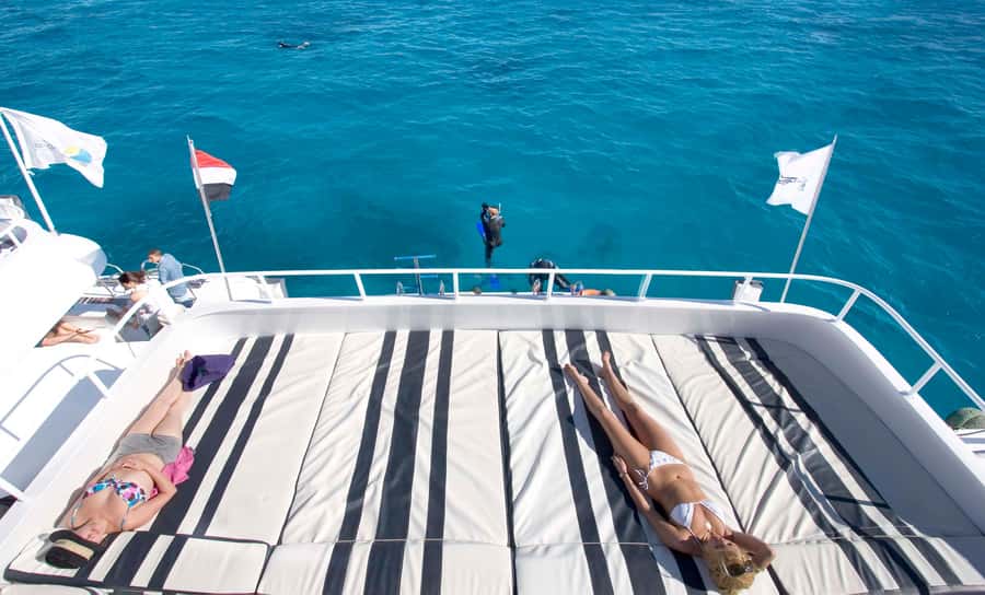Sharm El-Sheikh: Luxury Ras Mohammed & White Island Cruise - Optional scuba sessions for adventurous beginners