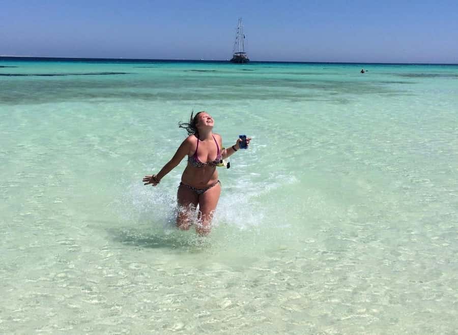 Sharm el-Sheikh: Premium Ras Mohammed & White Island Cruise - A comfortable yacht with room to escape the sun