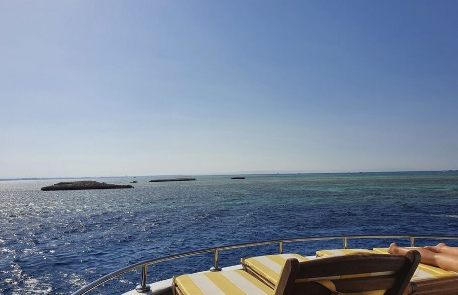 Sharm el-Sheikh: Premium Ras Mohammed & White Island Cruise - White Island: striking, small, and often busy