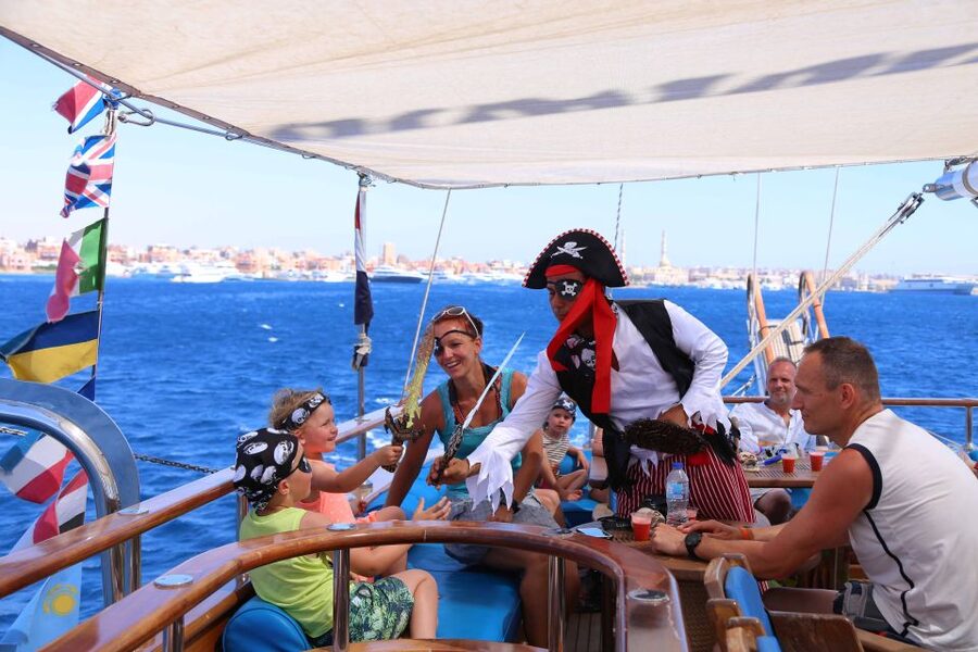 Sharm: Pirates Sailing Boat cruise with transfers & lunch - White Island is beautiful, but the visit is brief
