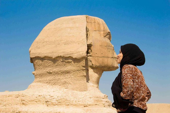 Sightseeing Day Tour to Pyramids, Egyptian Museum and Bazaar from Giza or Cairo - Lunch and the case for koshari