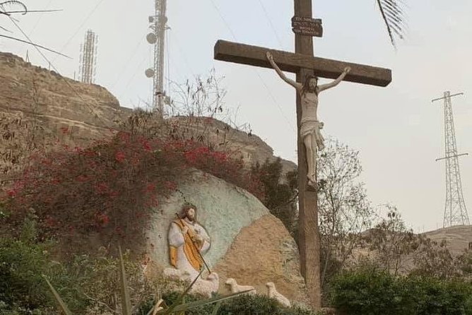 St Simon Monastery ,Cave Church , Garbage City and Coptic Cairo Private day tour - What the Private Guide Adds