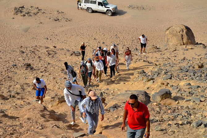Stargazing Safari Adventure by Jeep with Bedouin Dinner-Hurghada - Sunset between the Red Sea mountains