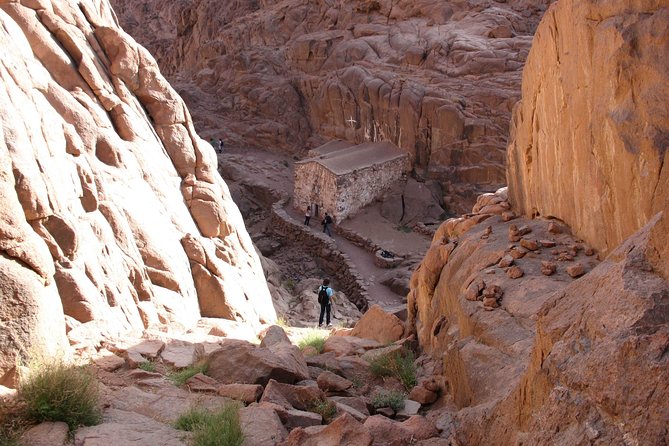 Sunrise at Mt.Sinai and St.Catherine monastery. Entrance included - Sunrise above the Sinai mountains