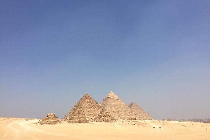 Taxi from the airport to The pyramids of Giza - Key points to know before you book