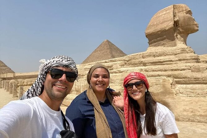 Taxi from the airport to The pyramids of Giza - From Cairo Airport arrivals to the Giza Plateau