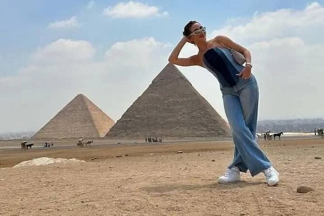 The Giza Pyramids, the Great Sphinx, and Local Lunch. - Starting at the Great Pyramid of Khufu