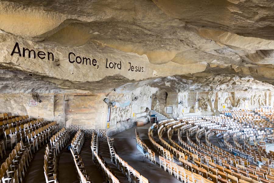 Tour To Cave Church of Saint Simon and Old Cairo churches - Garbage City: a difficult setting with a human story