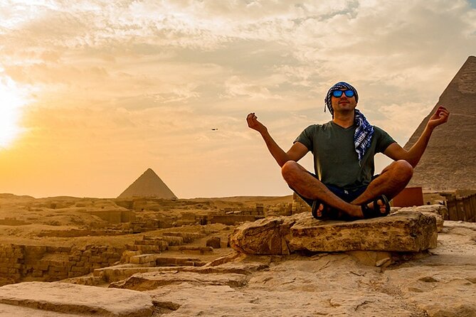 Tour to Giza Pyramids and Sphinx - The two-hour visit to the Great Pyramids