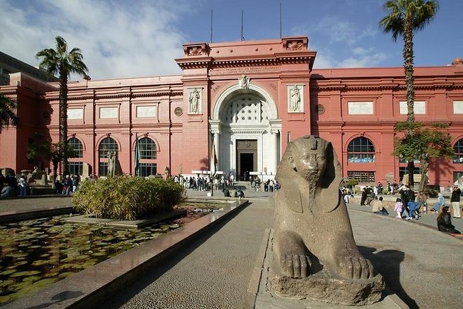 Tour to Giza Pyramids & museum of Egyptian civilization - The Sphinx and Valley Temple in context