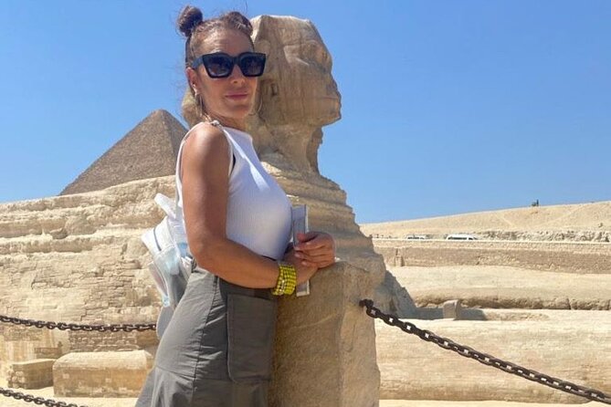 Tour to great pyramids of Giza, Sphinx & shopping tour with lunch - Meeting the Great Sphinx