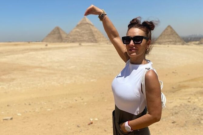 Tour to great pyramids of Giza, Sphinx & shopping tour with lunch - The panorama area delivers the best group photos