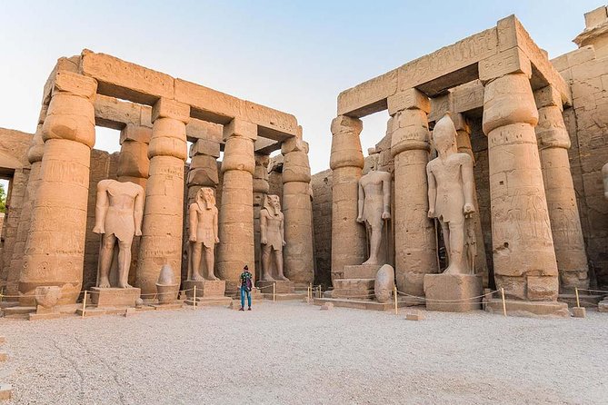 Tour to The East & West Bank of the Nile - Lunch, water, and the practical rhythm of the day
