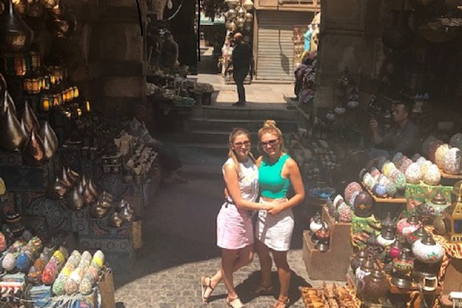 Vip Day Tour to Giza Pyramids, Sphinx, Gem Museum, and Lunch - Lunch between Cairo’s major sights