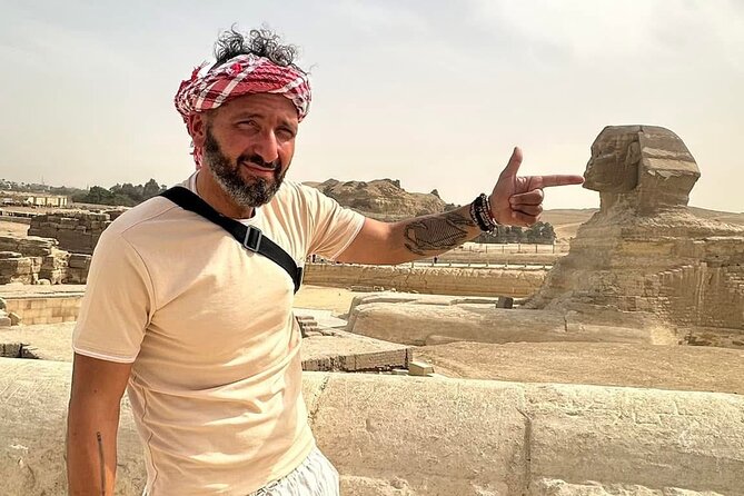 VIP tour of Giza plateau - Thirty minutes on a camel near the pyramids