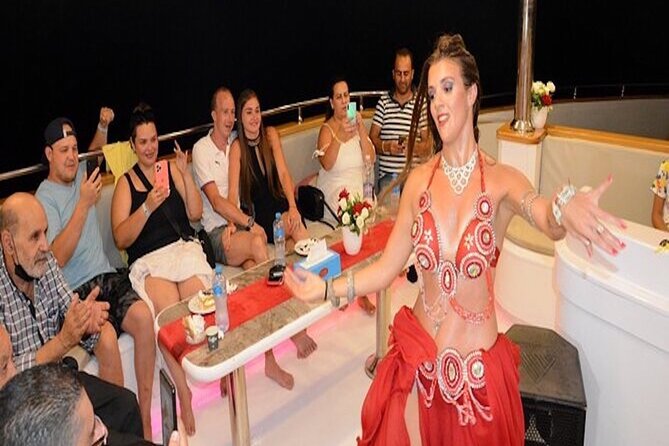 Yacht Cruise with Dinner & Oriental Show - What kind of evening this really is